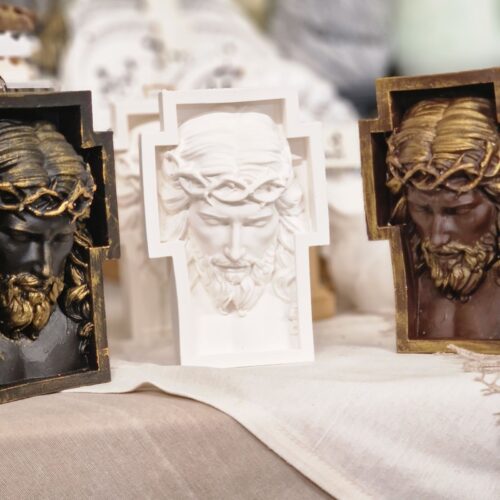 Σταυρός πορσελάνης με τον Χριστό